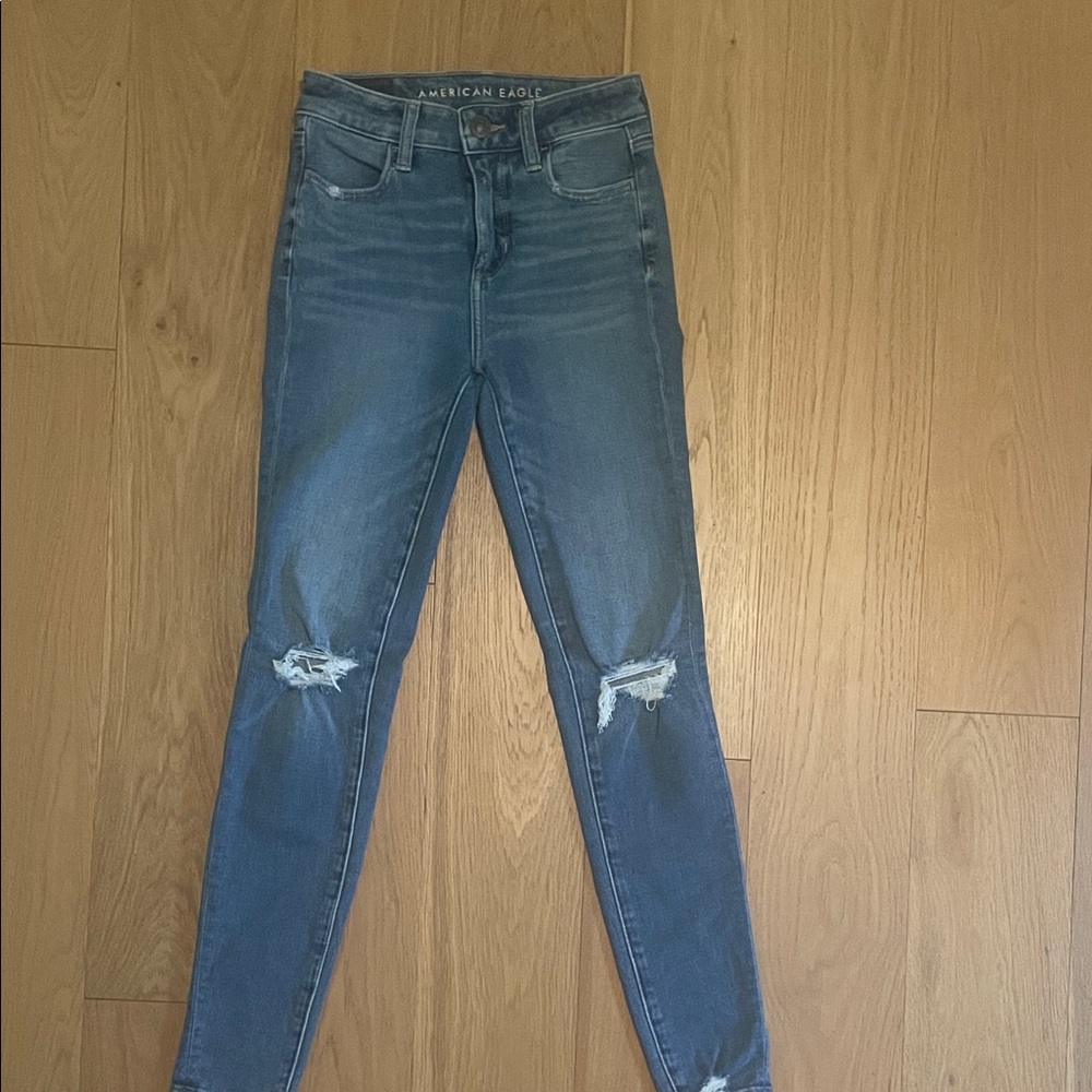 American Eagle Outfitters The Dream Jean Women’s distressed blue jeans